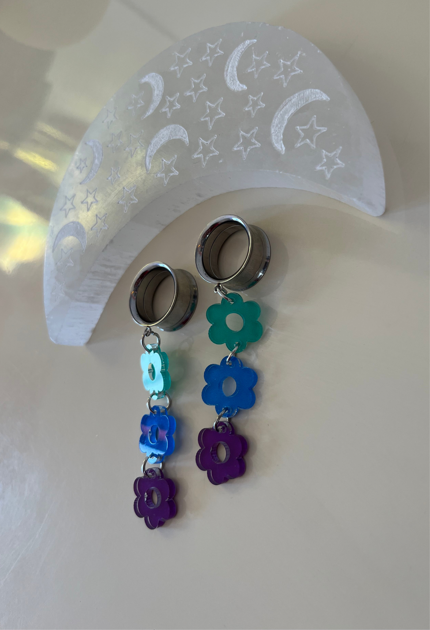 Cool Daisy Dangle Plugs