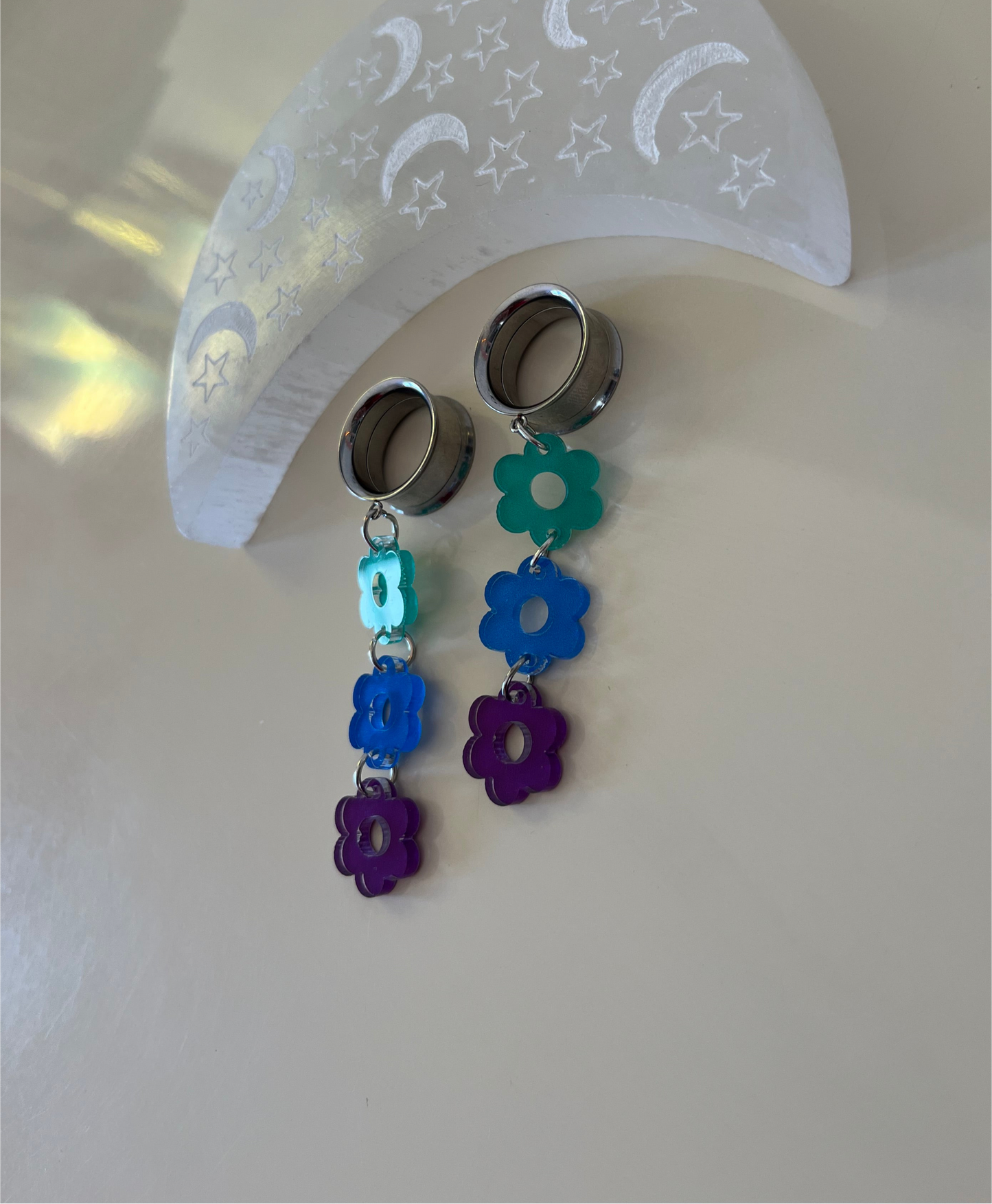 Cool Daisy Dangle Plugs