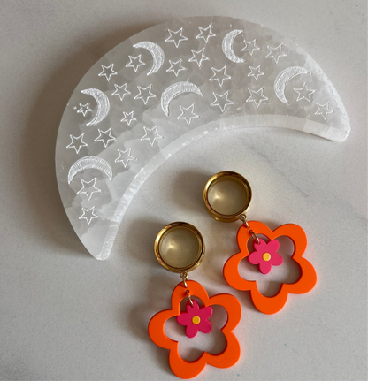 Retro Flower Dangle Plugs