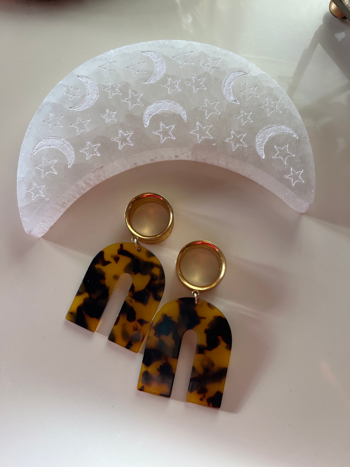 Tortoise Arch Dangle Plugs