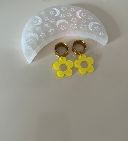 Yellow Glitter Daisy Dangle Plugs