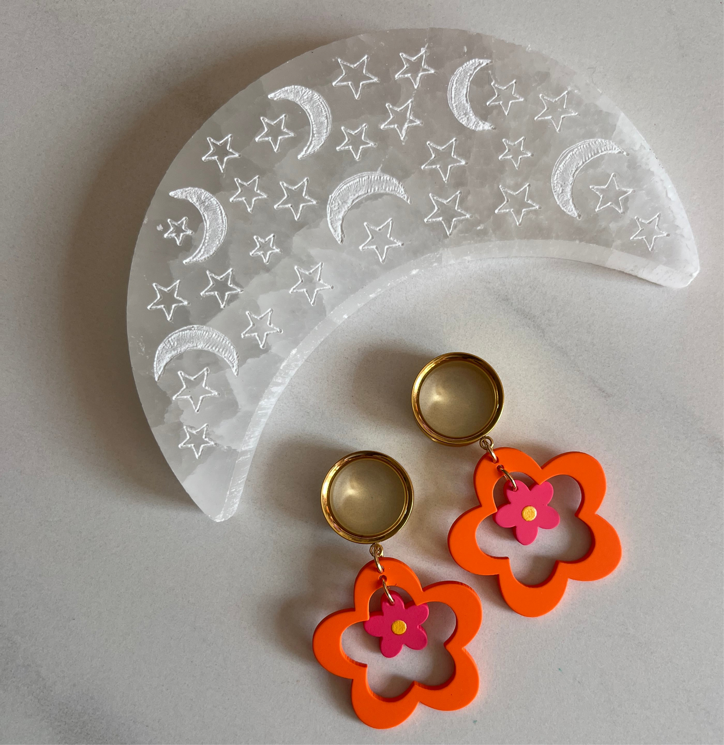 Retro Flower Dangle Plugs