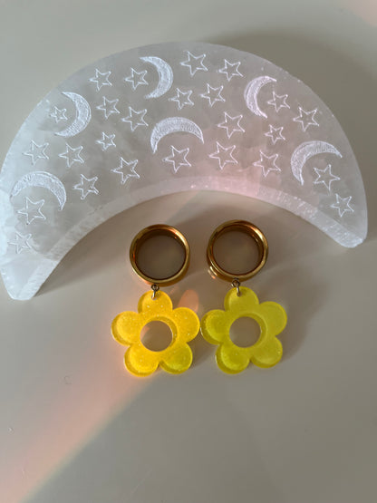 Yellow Glitter Daisy Dangle Plugs