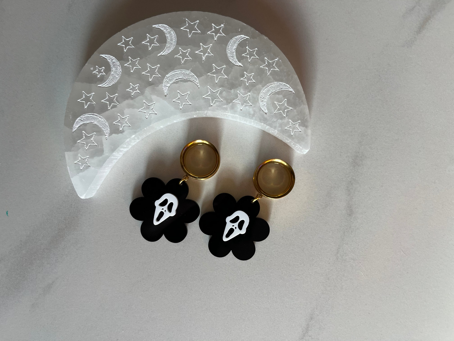 Ghostface Daisy Dangle Plugs