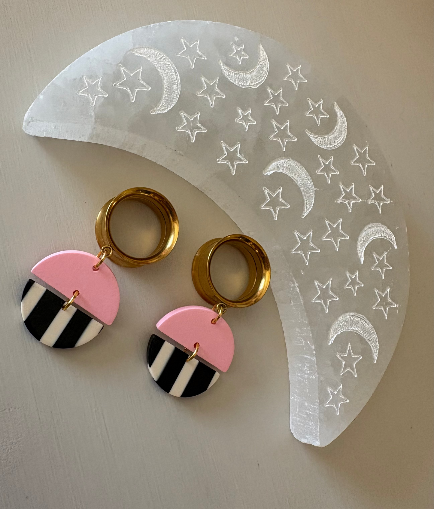 Scene Queen Dangle Plugs