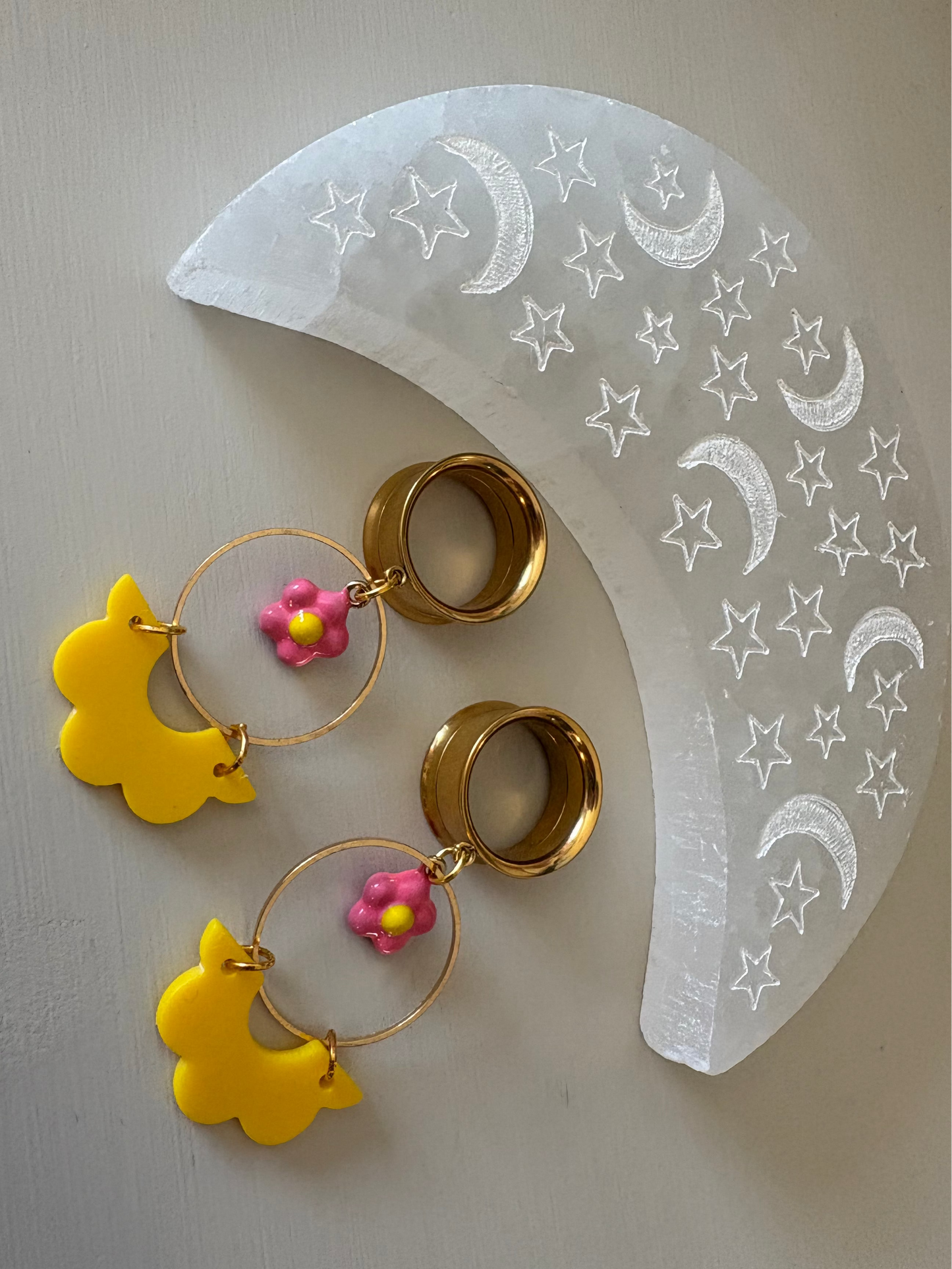 Daisy Chain Dangle Plugs