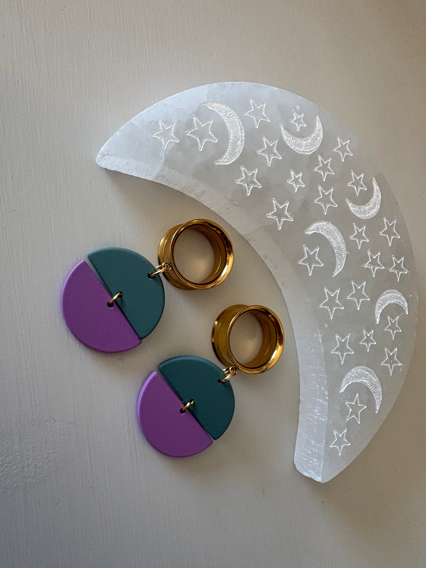 Two-Faced Dangle Plugs