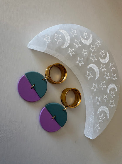 Two-Faced Dangle Plugs